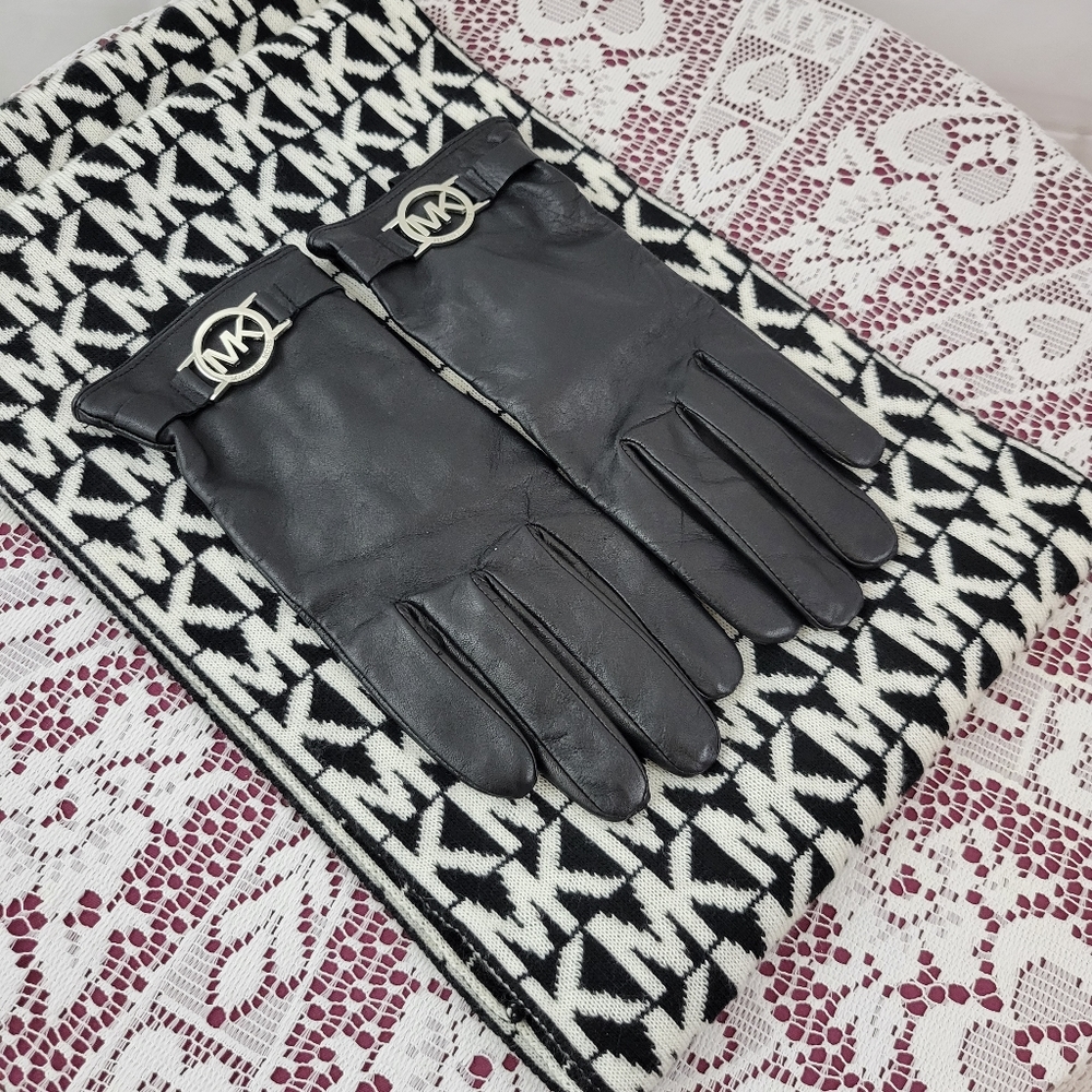 Michael Kors Signature Infinity Scarf and Gloves